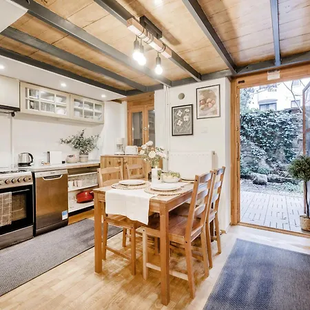 Apartment Wellness Wonderland Garden, Sauna, Jacuzzi In Cbd