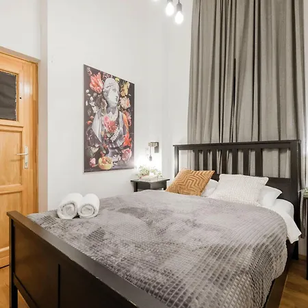 Apartment Wellness Wonderland Garden, Sauna, Jacuzzi In Cbd Budapest