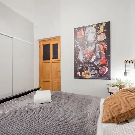 Apartment Wellness Wonderland Garden, Sauna, Jacuzzi In Cbd Budapest