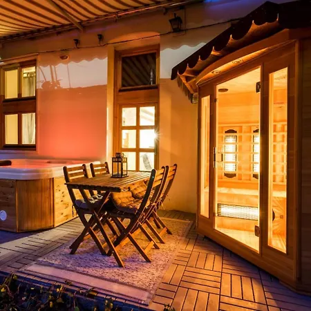 Wellness Wonderland Garden, Sauna, Jacuzzi In Cbd Budapest