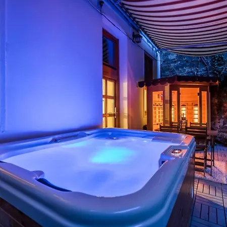 Wellness Wonderland Garden, Sauna, Jacuzzi In Cbd * Budapest