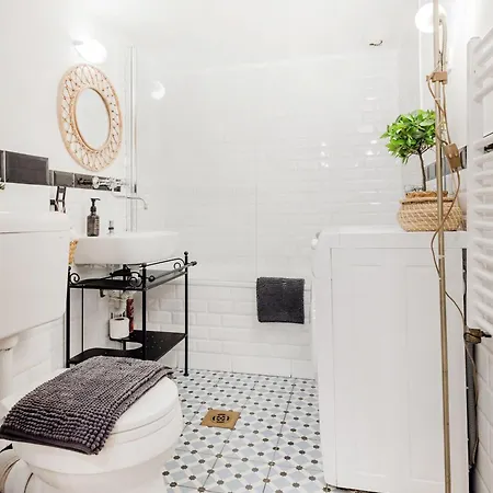 Wellness Wonderland Garden, Sauna, Jacuzzi In Cbd Apartment *
