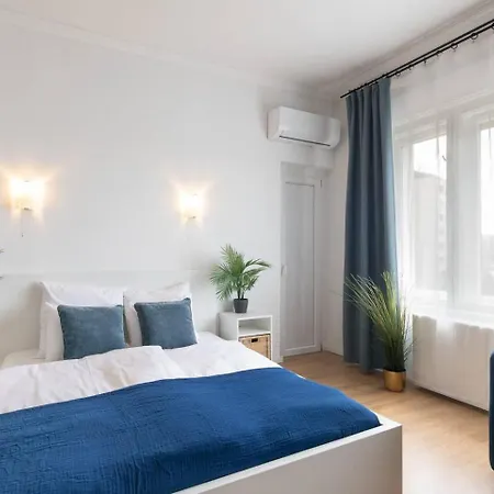 River View Cozy Apartment