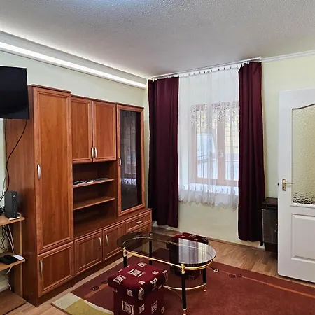 Synagogue 4ppl Apartment