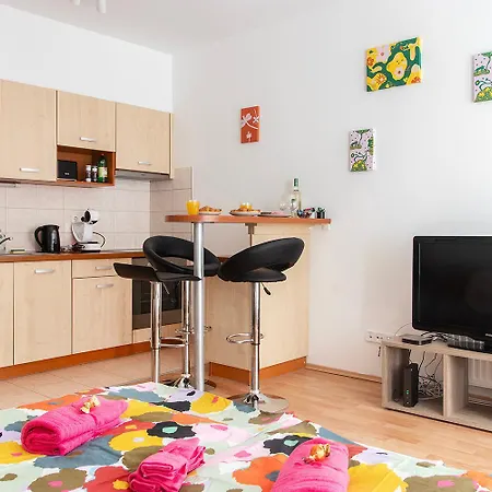 Corvin Gem2 With Parking Apartment
