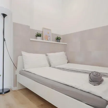 Petofi In The Center Apartment