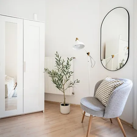 Gleaming Wise Studio Apartment Budapest