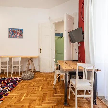 Apartment Moda Living *