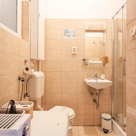 Apartment Gleaming Wise Studio Budapest