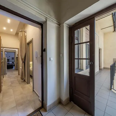 Appartamento Eagle-eye Downtown By Souperapartments Budapest