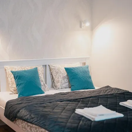 Apartment Exclusive N' Charming With Sauna In The Heart Of