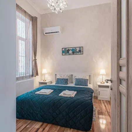 Exclusive N' Charming With Sauna In The Heart Of * Budapest