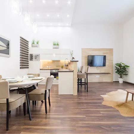 Best Seasons Spa Central Apartment