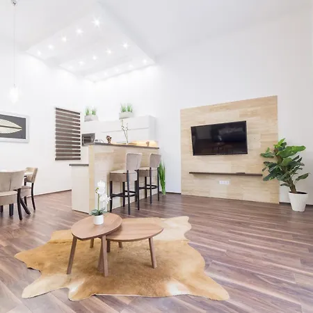 Best Seasons Spa Central Apartment