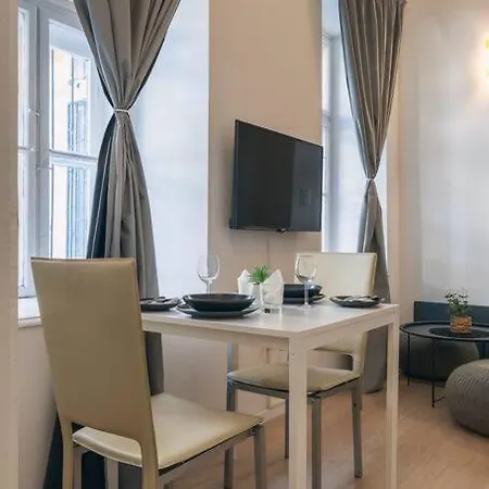 Huszonegy 1 - Center Location Ac Apartment *