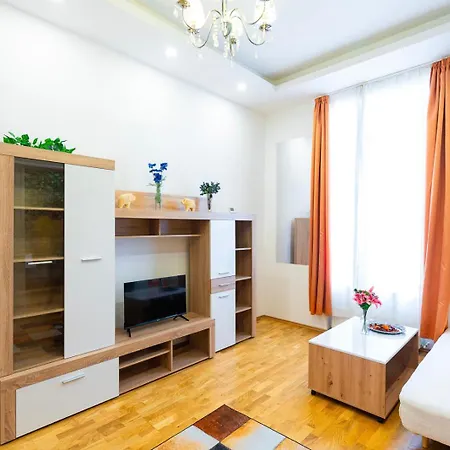 Lovely Designer With Stunning Parliament View Daire Budapeşte