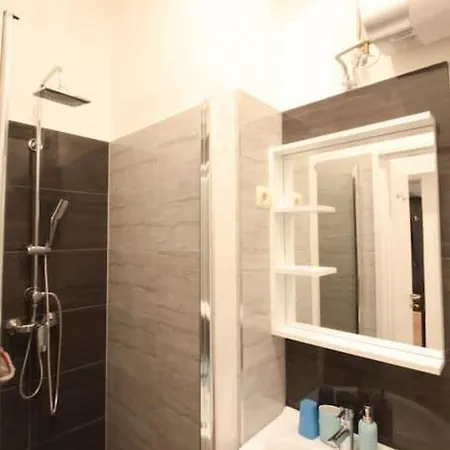 Elegant Downtown At Kiraly 39 Apartment *