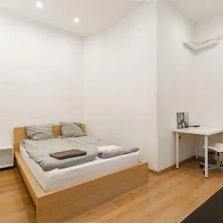 Elegant Downtown At Kiraly 39 *