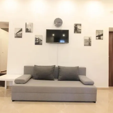 Apartment Elegant Downtown At Kiraly 39