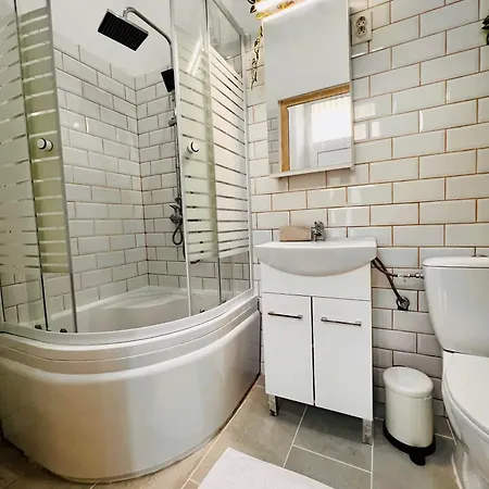 Apartment Quiet Luxury With 2 In The Centre Bb
