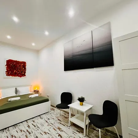 Quiet Luxury With 2 In The Centre Bb Apartment