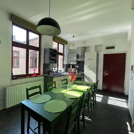 Dobhouse16 #downtown #nightlife #partyzone Apartment