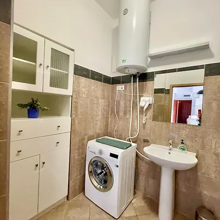 Dobhouse16 #downtown #nightlife #partyzone Apartment