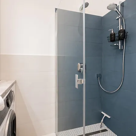 Admiral Blue With Balcony Apartment Budapest