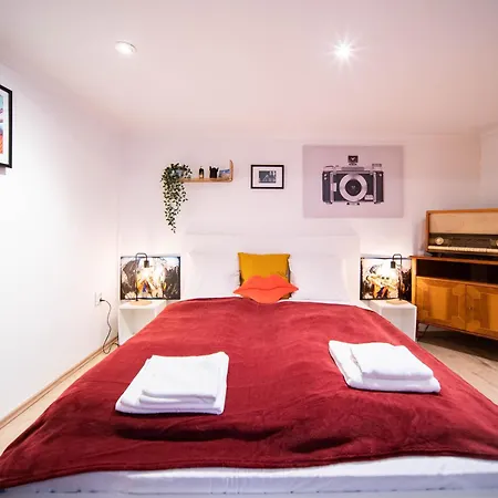 Vintage Apartment