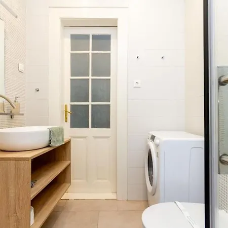 Historic Charm On Dohany Street By Newave Apartment Budapest