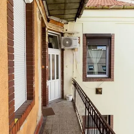 Historic Charm On Dohany Street By Newave Apartment