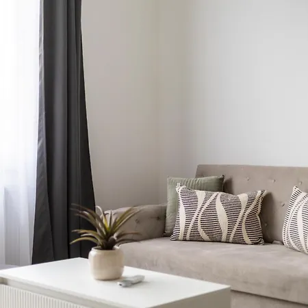 Apartman Luxy Spacious & Cozy With Balcony