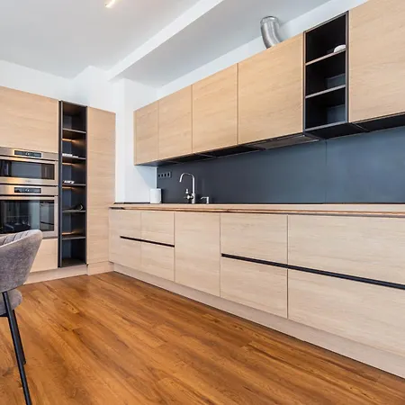 New Penthouse W Double Parking, Panoramic Balcony * Budapest