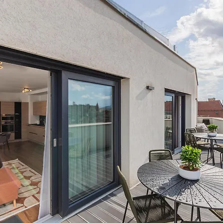 Apartment New Penthouse W Double Parking, Panoramic Balcony *