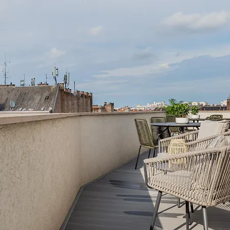 New Penthouse W Double Parking, Panoramic Balcony Budapest