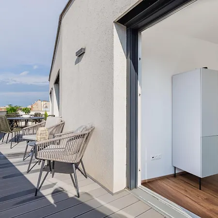 New Penthouse W Double Parking, Panoramic Balcony *