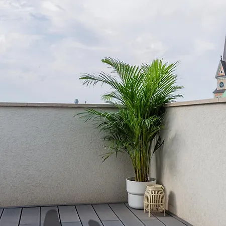 New Penthouse W Double Parking, Panoramic Balcony * Budapest