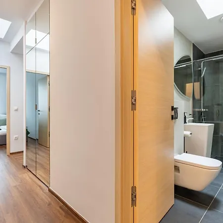 New Penthouse W Double Parking, Panoramic Balcony Apartment