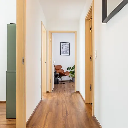 New Penthouse W Double Parking, Panoramic Balcony Apartment Budapest