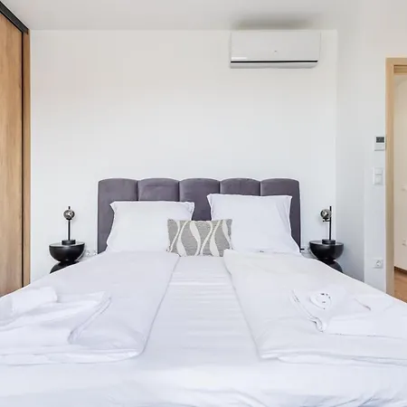 New Penthouse W Double Parking, Panoramic Balcony Apartment