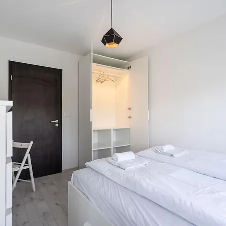 Apartment Earthy Elegance *