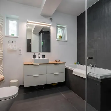 Apartment Earthy Elegance Budapest