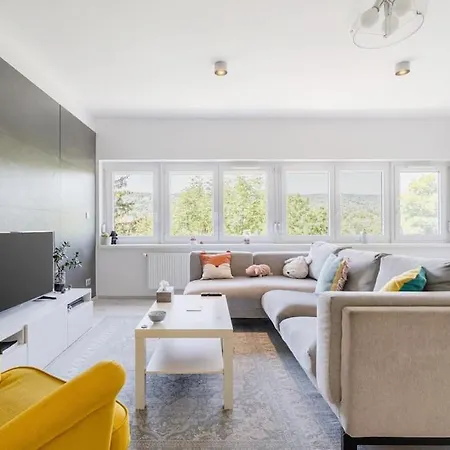Earthy Elegance Apartment *