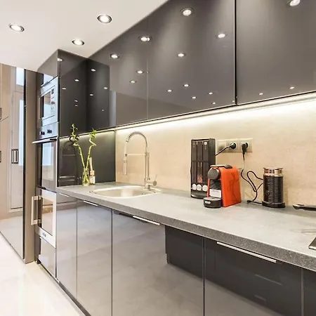 Apartment Luxurious 3-bedroom In The Center Budapest