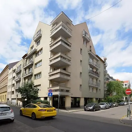 Orangehomes Garden View Friendly With Free Parking Apartment