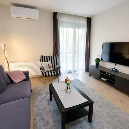 Orangehomes Garden View Friendly With Free Parking Apartment *