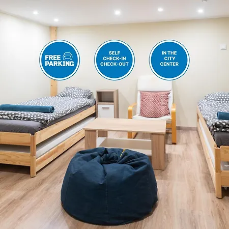 Apartment Cozy & Quiet Near Kiraly Street Free Parking, Ac, Perfect For 4 Guests!