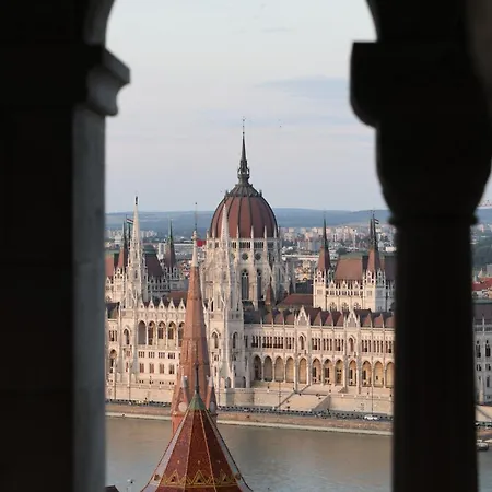 The Spot With Chair - Cozy Space Near Danube Apartment Budapest