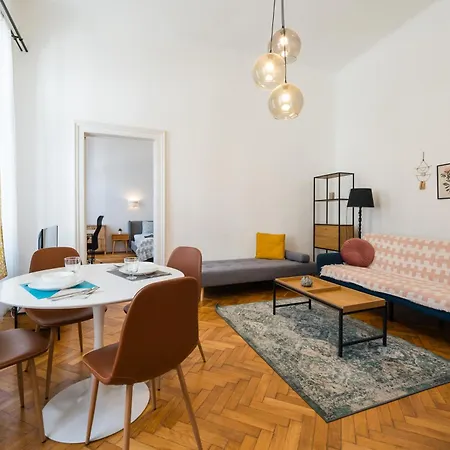 Basilica Downtown Apartament