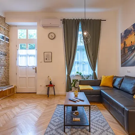 Apartamento Rumbastic New - Location With Ac Budapeste